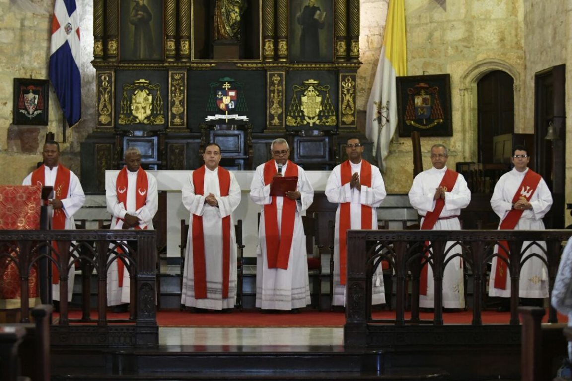 Sacerdotes dicen que República Dominicana se encamina hacia una dictadura