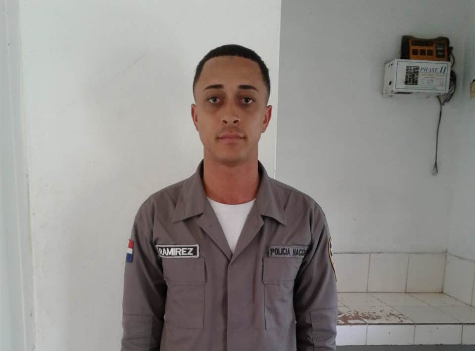 Presunto ladrón vestido de policía se escapa de cárcel en  Dajabón