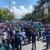 Sindicatos de trabajadores realizan masiva marcha al Palacio Nacional contra eliminación de las cesantías