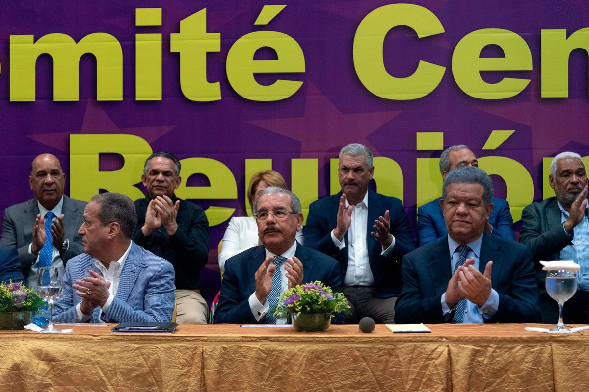 Acto de Leonel y silencio de Danilo reactivan morados