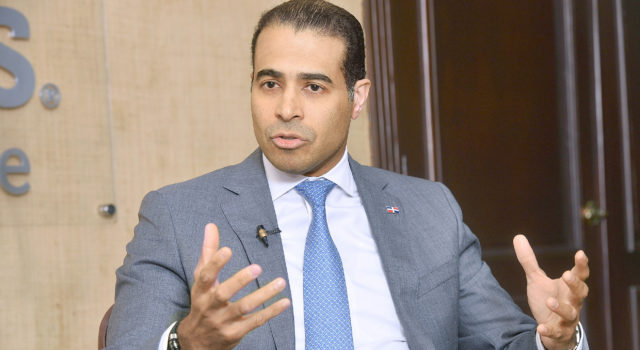 Dantés Díaz dice propuesta de Abinader sobre titulación demuestra desconocimiento y es una burla