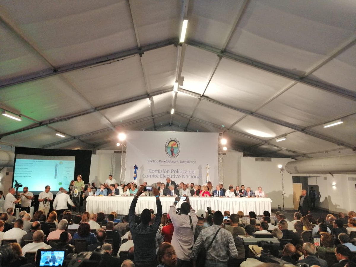 Miguel Vargas encabeza reunión Comisión Política PRD avalada por la JCE y del Colegio de Notarios
