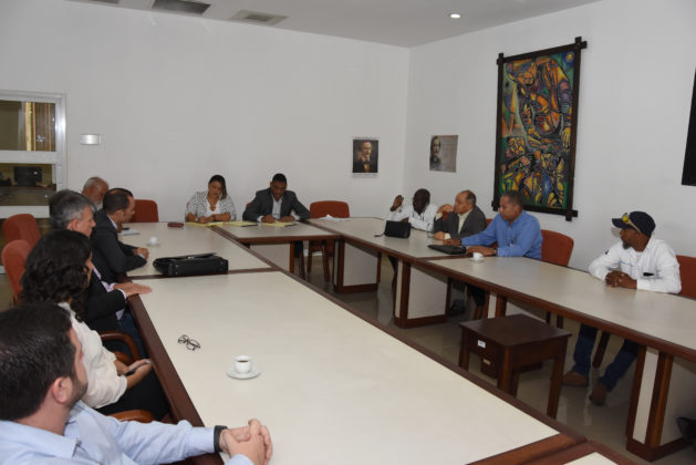 Ministerio de Trabajo logra acuerdo entre sindicato y ejecutivos de Punta Catalina