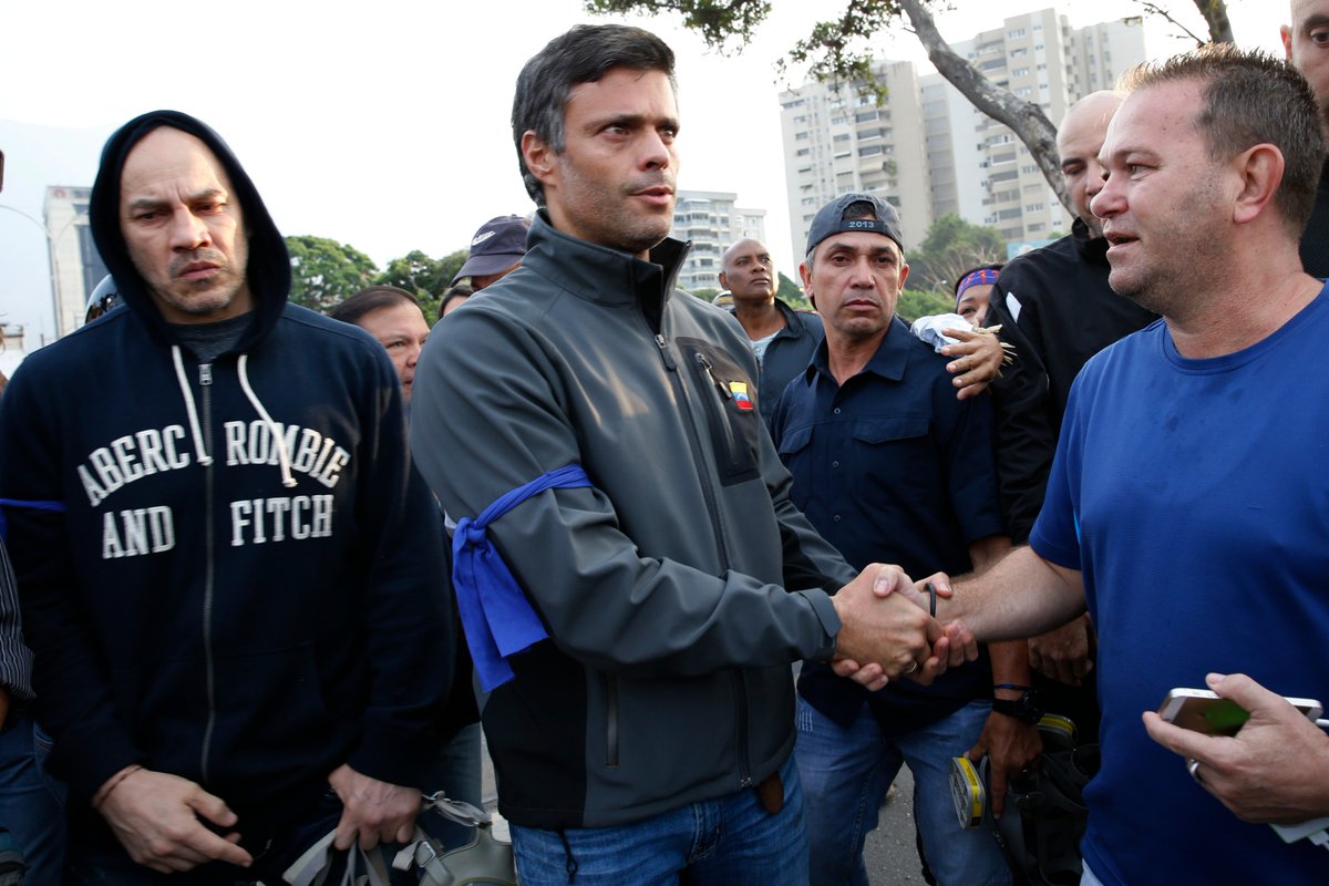 Opositor venezolano Leopoldo López y su familia se refugian en embajada chilena