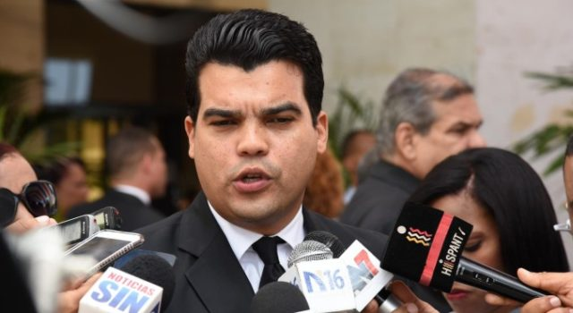 Wellington Arnaud le pide a Nicolás Maduro salga del cuerpo de Danilo Medina