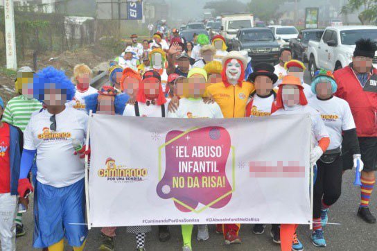 El payaso Kanqui salió del país el jueves hacia Nueva York