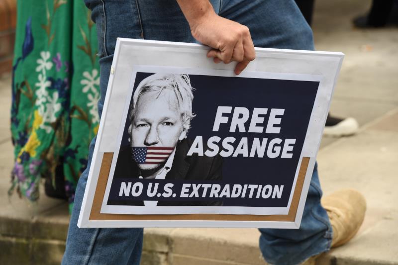 Assange no debería ser extraditado a Estados Unidos, según Corbyn