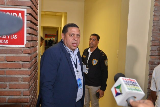 Procurador fiscal de Santiago niega hayan interrogado a Nelson Javier
