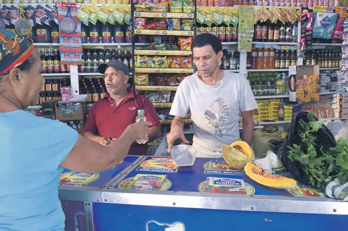 Saludan salida de grandes supermercado de la Red de Abastecimiento Social