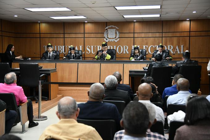 El poder presionó para que presidente  del Tribunal Superior Electoral cambiara fallo sobre