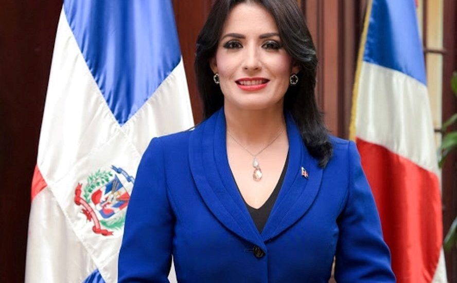Viceministra Marjorie Espinosa es agredida físicamente por su esposo