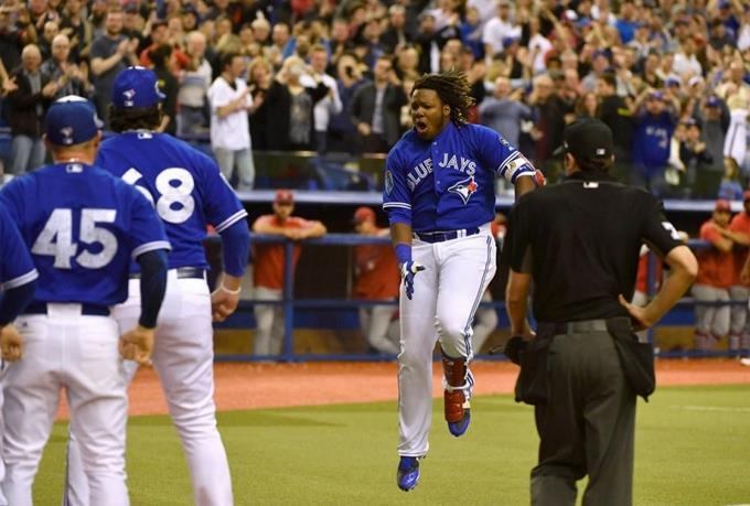 Vladimir Guerrero Jr. será ascendido a Grandes Ligas por los Azulejos
