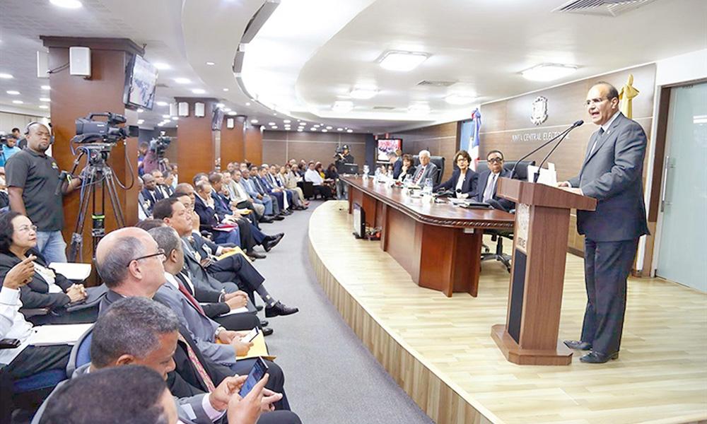 La incertidumbre cubre el panorama a un año de elecciones