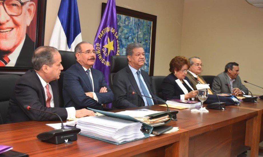 Finaliza reunión del Comité Político del PLD sin hablar de posible reelección presidencial