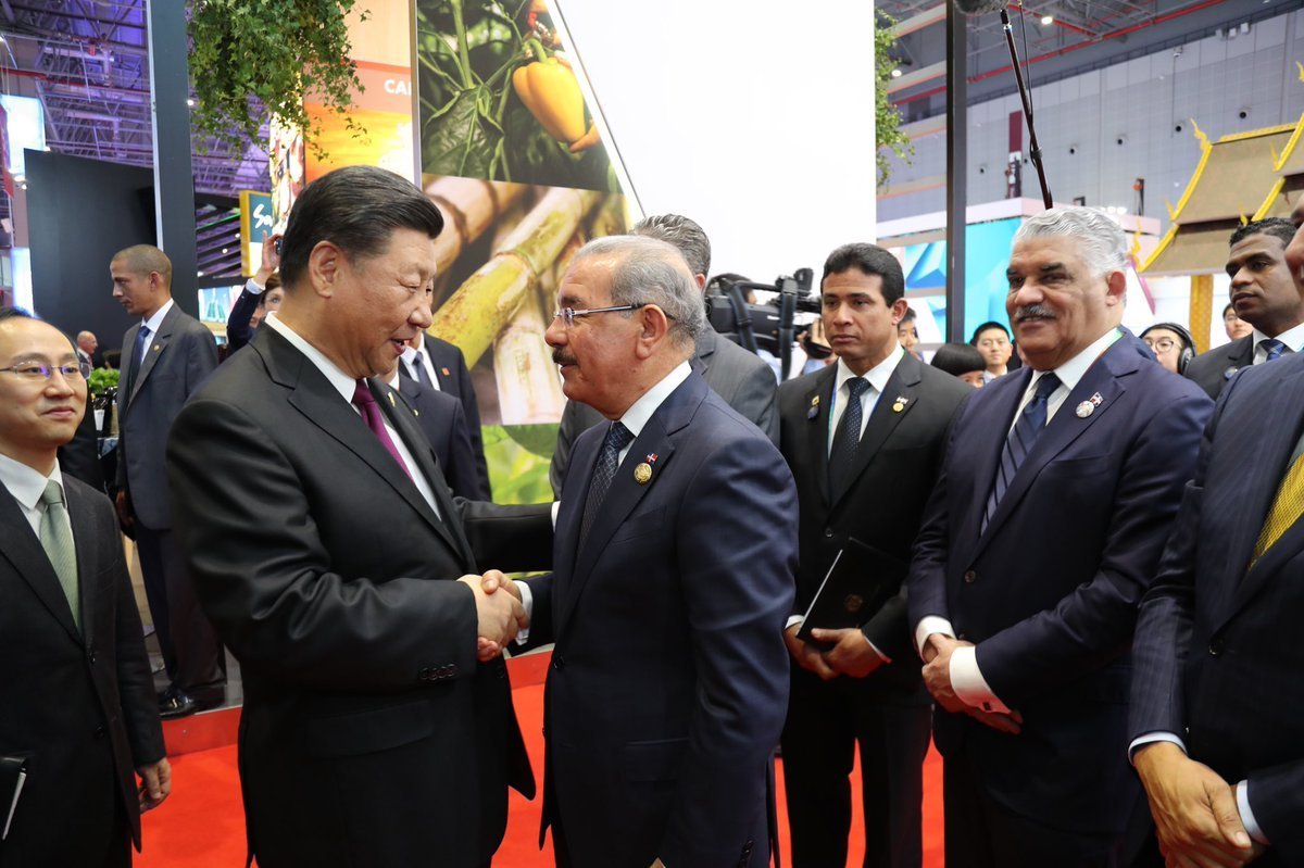 Xi Jinping y Danilo Medina intercambian felicitaciones en el primer aniversario de relaciones diplomáticas