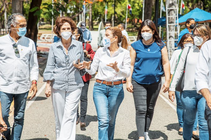 Carolina Mejía realiza encuentro en La Esperilla para tratar recuperación botánica del Parque Iberoamérica
