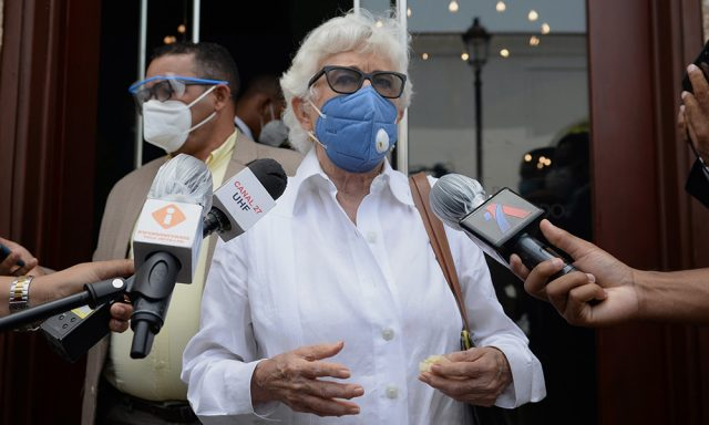 Ortiz Bosch califica de indelicadeza que Danilo Medina ascendiera 8 coroneles a días de concluir mandato