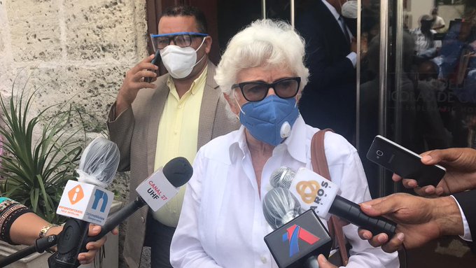 Milagros Ortiz Bosch califica como indecente e indecoroso ascensos durante la transición