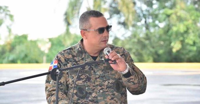 Danilo Medina asciende a general al hermano de Gonzalo Castillo y a otros siete coroneles