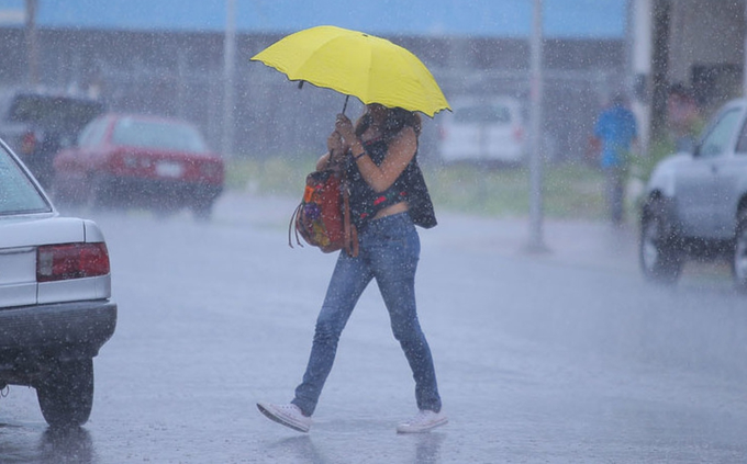 Esta noche seguirán los aguaceros sobre el país; vigilan evolución de tormenta tropical Gonzalo