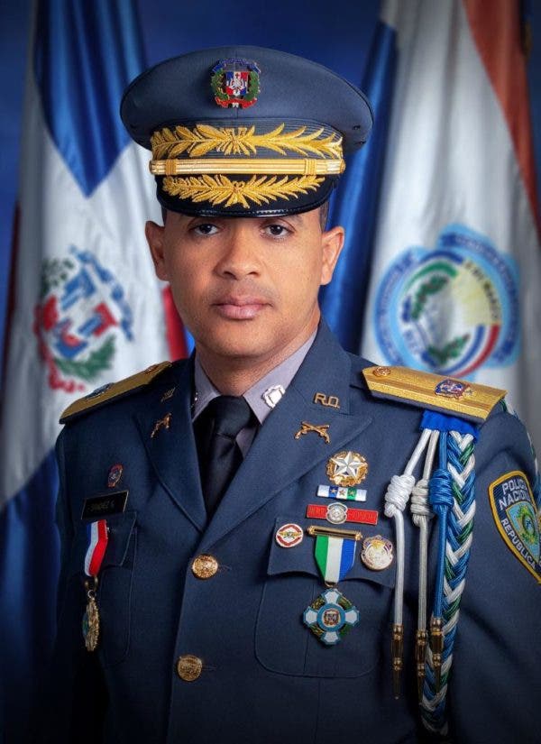 Lanzan 300 agentes policiales en distintos puntos del Gran Santo Domingo