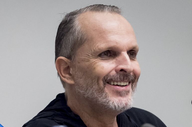 Miguel Bosé + Población Sana + No Tiene Que Usar Mascarillas