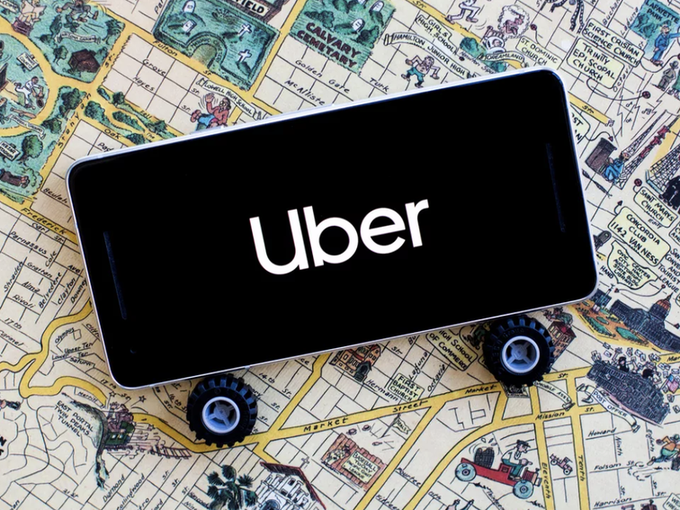 Taxistas solicitan les otorguen permiso para trabajar durante el toque de queda