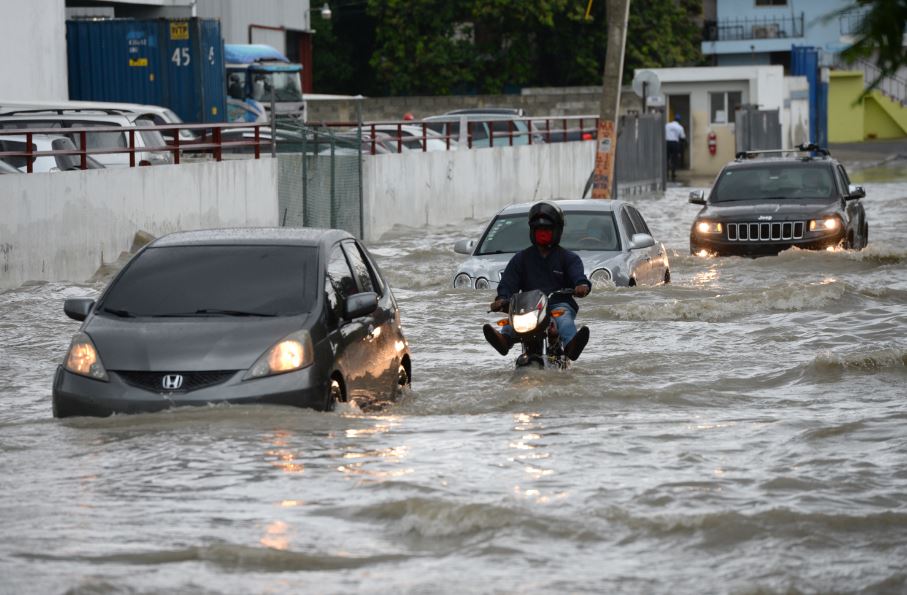 Llega otra onda tropical este lunes al país