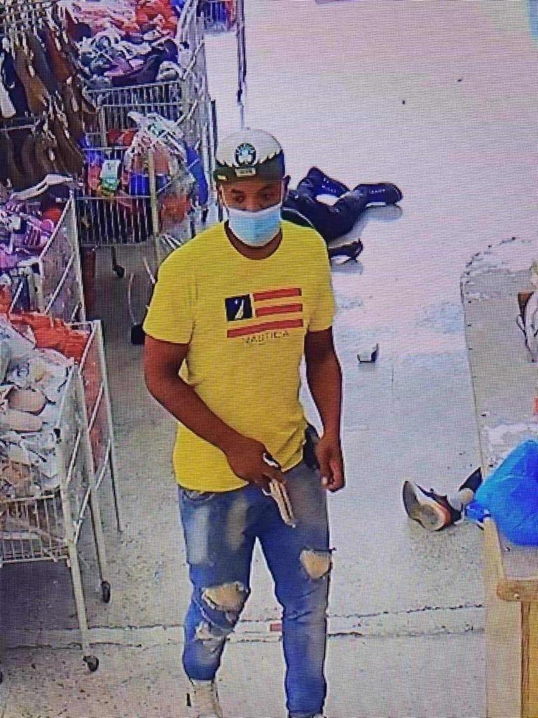 Desconocidos matan vigilante y asaltan tienda China en la Duarte