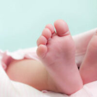 Un bebé nacido en Florida de madre vacunada tiene anticuerpos de la COVID-19