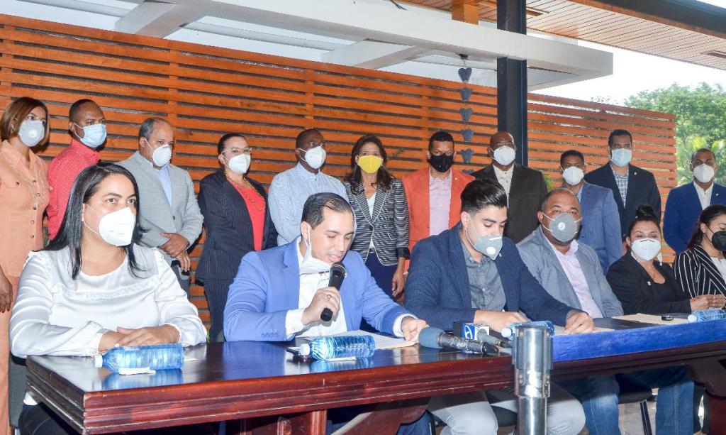 Bloque de Regidores PLD solicita al presidente Abinader asumir obras de desarrollo para Santiago