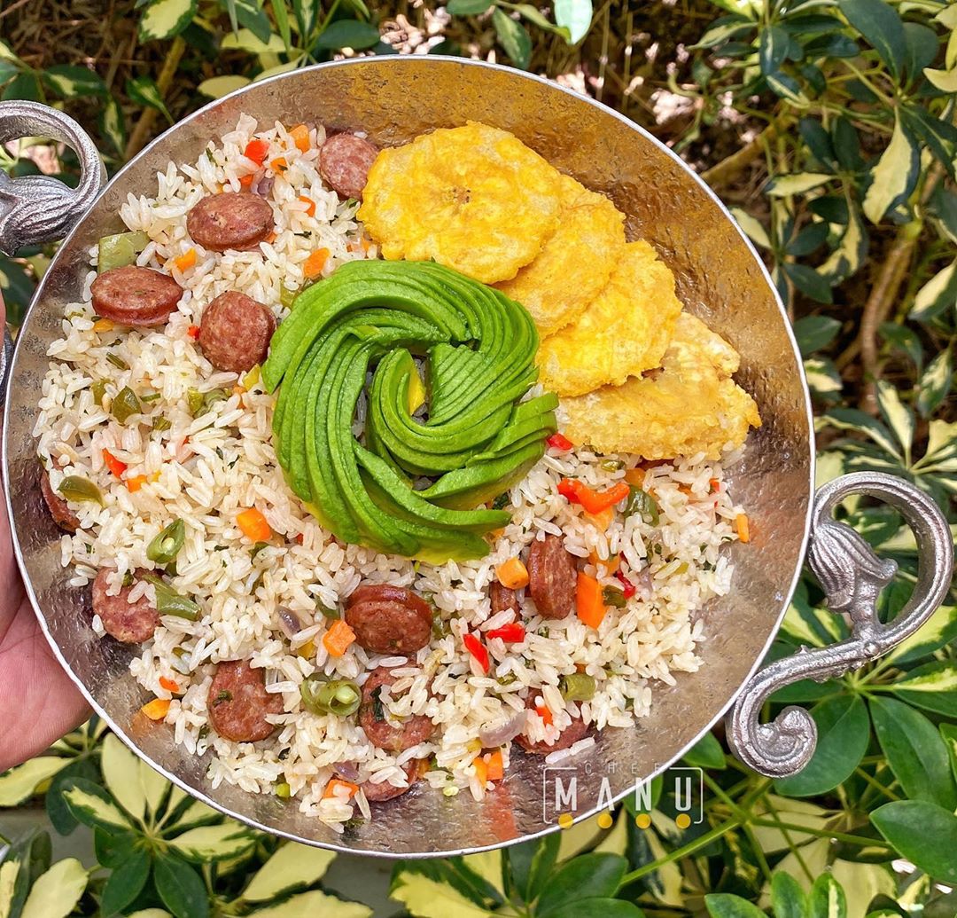 Chef Manu – Arroz Primavera Con Hierbas de Provenza y Salchichas Italianas Chef Manu – Arroz Primavera Con Hierbas de Provenza y Salchichas Italianas