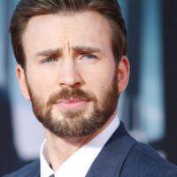 El mensaje de Chris Evans luego de publicar por error fotos íntimas en su Instagram