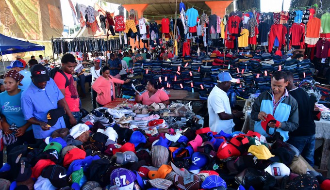 Apoyan cierre del Mercado de las Pulgas