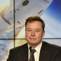 Elon Musk pierde más de US$13.000 millones en un día; baja en la lista de millonarios Forbes