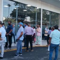 Funcionarios bajo presión por entrega de declaración de bienes; largas filas en Cámara de Cuentas