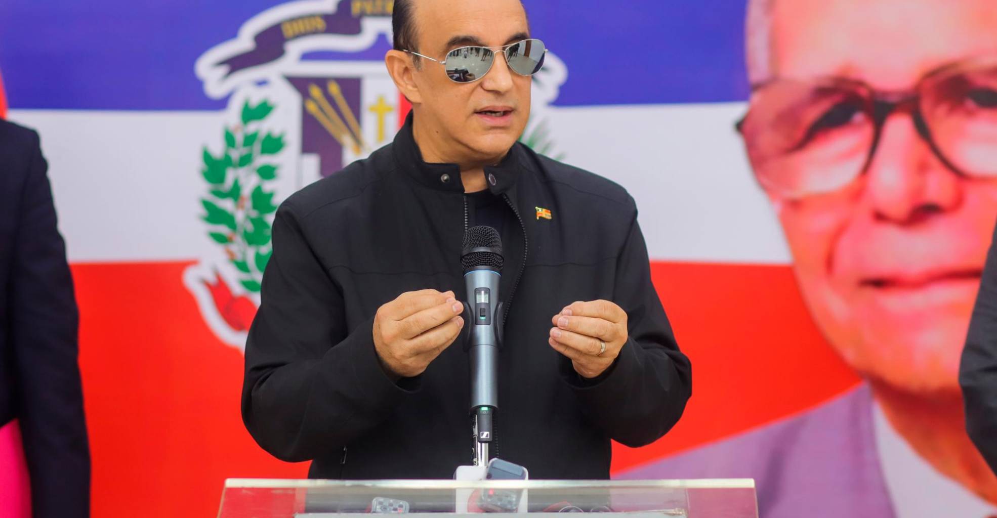 Antún Batlle denuncia libros escolares tienen distorsión sobre historia dominicana