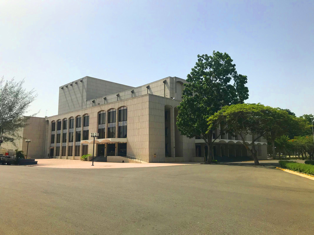 Gran Teatro del Cibao es una ruina; nuevo director dice recibió menos RD$70 mil pesos en fondo