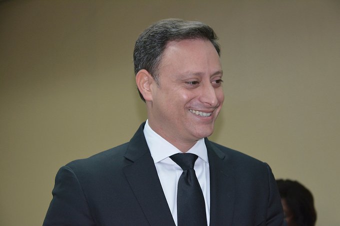 Jean Alain dejó contratos "gratuitos" hasta 2023 con Julio Cury, Eduardo Jorge, Valentín Medrano y Martínez Hoepoelman, y rescindirlos costaría RD$20 millones
