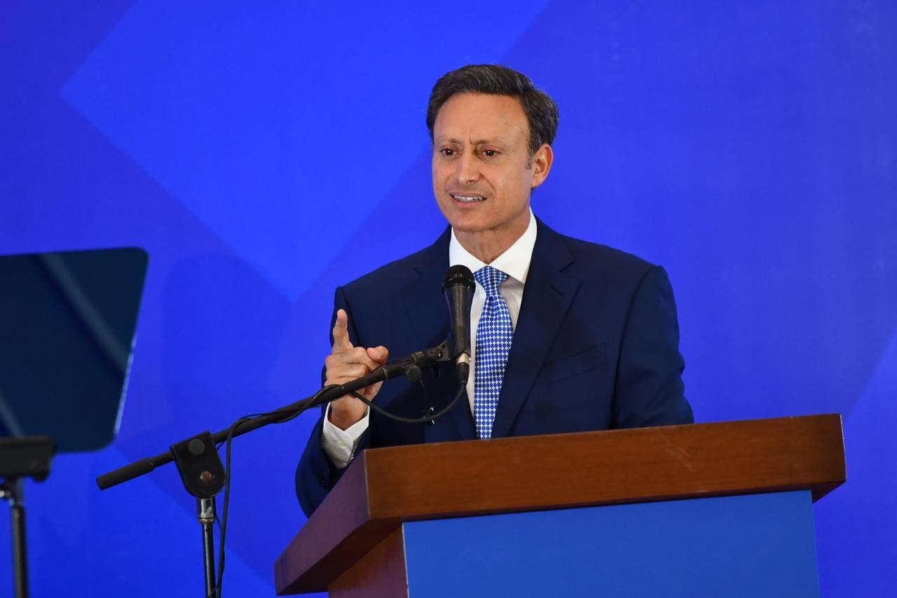 Jean Alain presenta declaración jurada por más de 214 millones de pesos