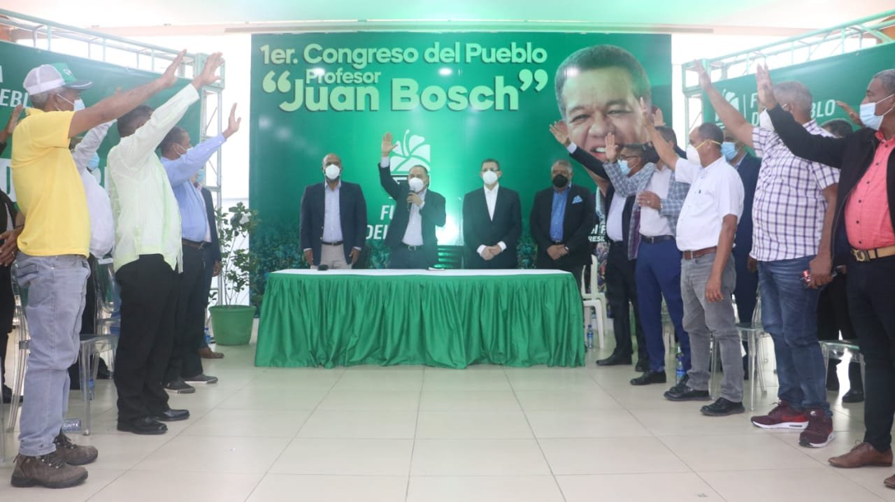 Otros 20 presidentes de comités intermedios del PLD pasan a la Fuerza del Pueblo