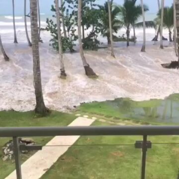 Marejadas Intensas Afectando en Samaná