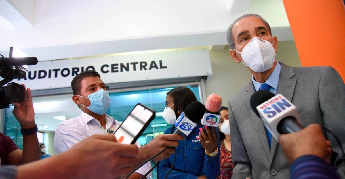Franklin García dice no dará becas a hijos de funcionarios ni empresarios