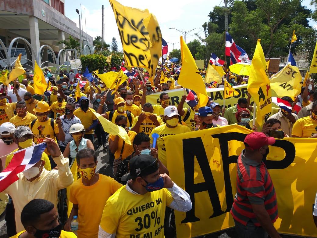 Sindicalistas piden devolución total AFP