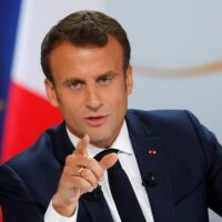 Macron pide construir “un nuevo orden” mundial no definido por EE.UU. y China