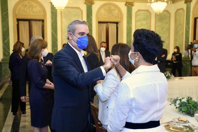 Presidente Luis Abinader realiza otro encuentro con comunicadores