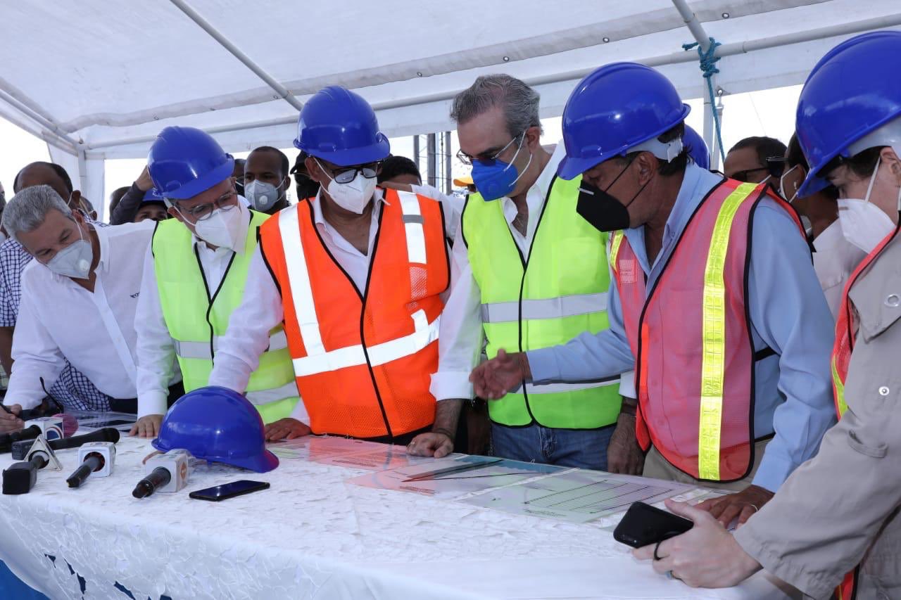 Abinader modernizará el puerto de Manzanillo
