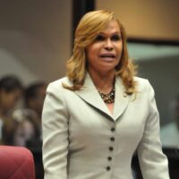 Sonia Mateo tiene un patrimonio de más RD$3,000 MM y recibirá una pensión del Congreso de 170 mil pesos