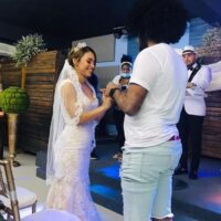 El vestuario que usó NFasis en su boda se vuelve viral