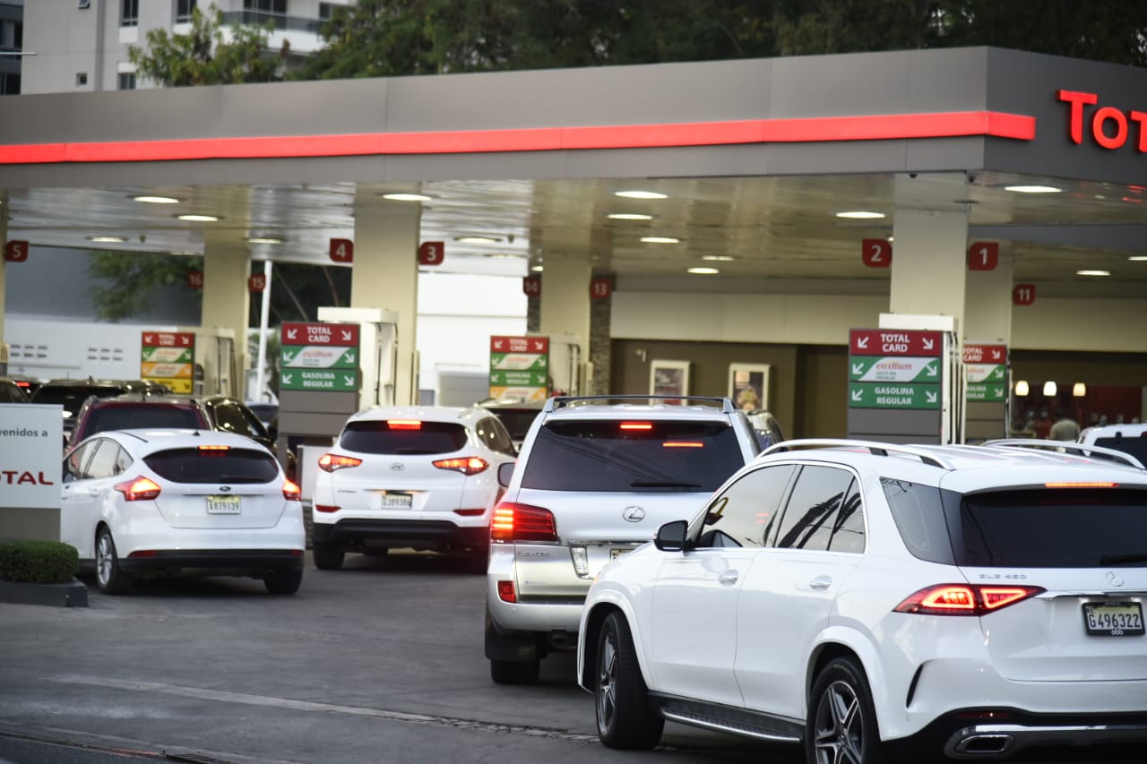 Impuestos a los combustibles son casi el 10% de los ingresos totales del Estado dominicano